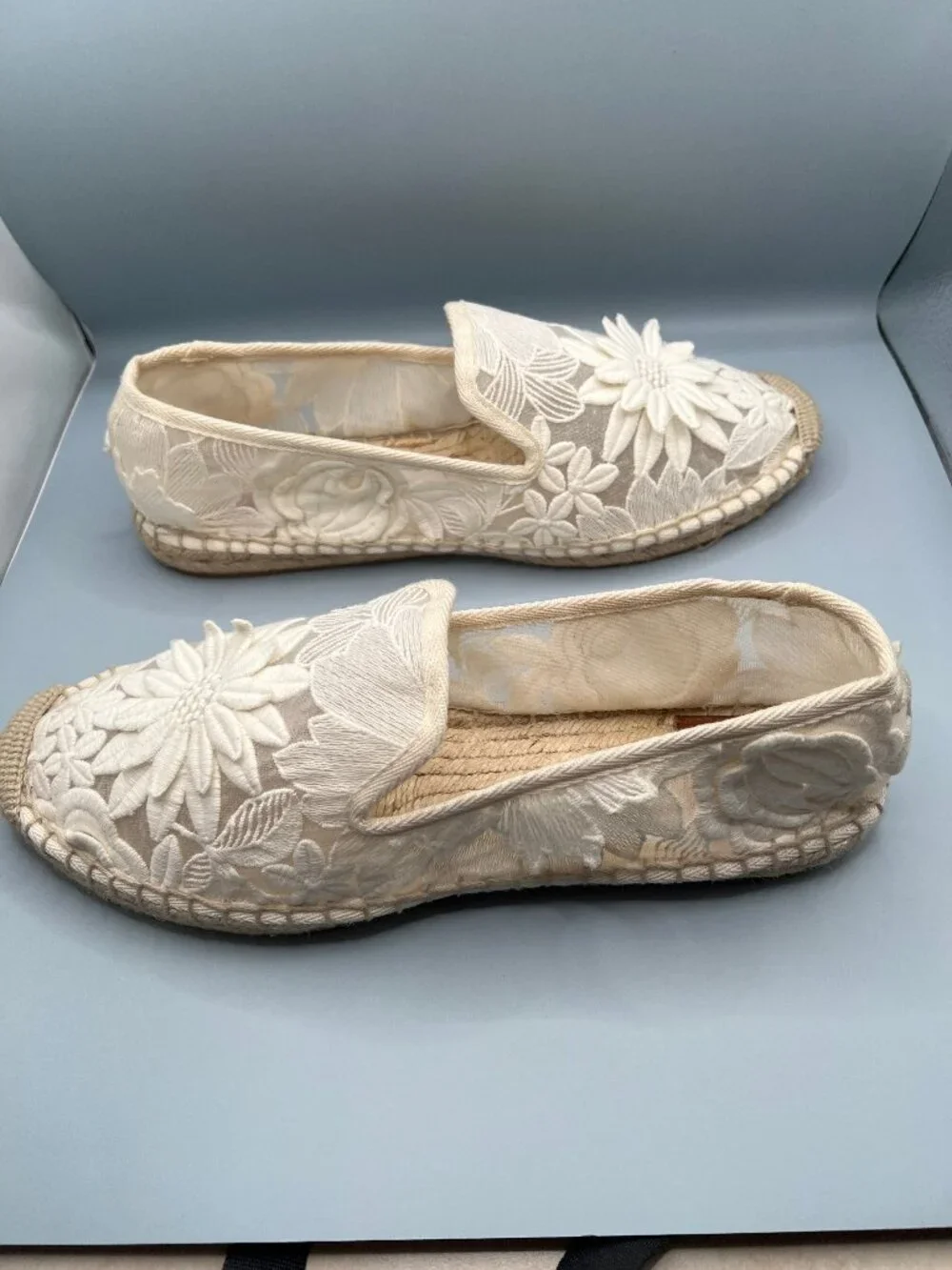 Tory Burch Creamy White Floral Embroidered Slip-On Espadrille Flats Round Toe 10